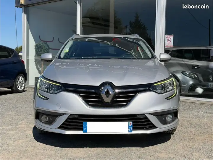 Renault Megane 2019 photo 2