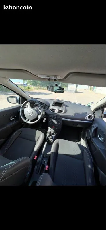 Renault Clio 2012 photo 3