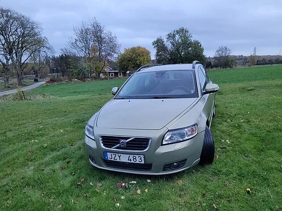 Volvo V50 2010 photo 2