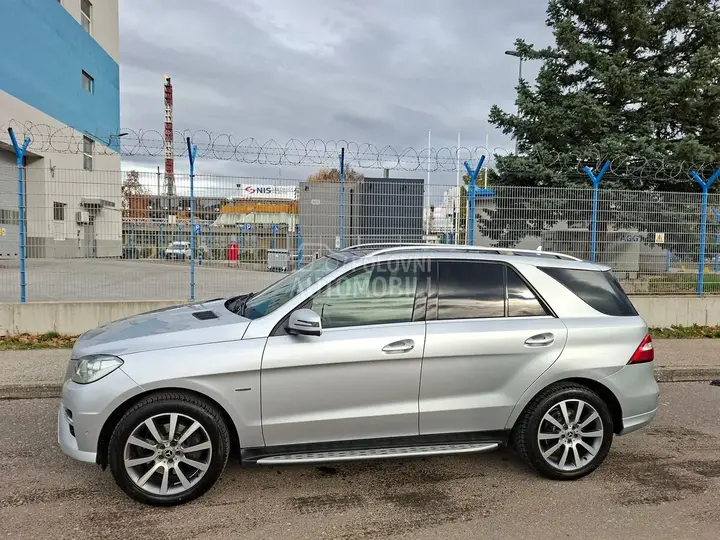 Mercedes-Benz Ml 250 2012 photo 2