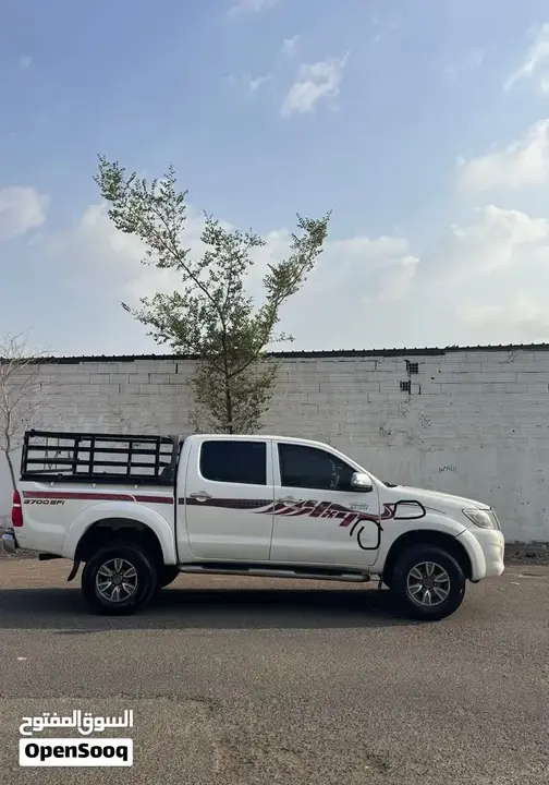 Toyota Hilux 2013 photo 2