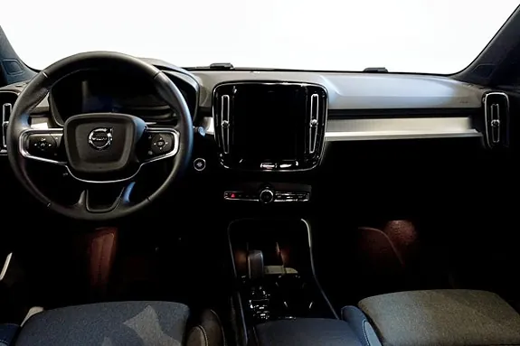 Volvo Xc40 2025 photo 4