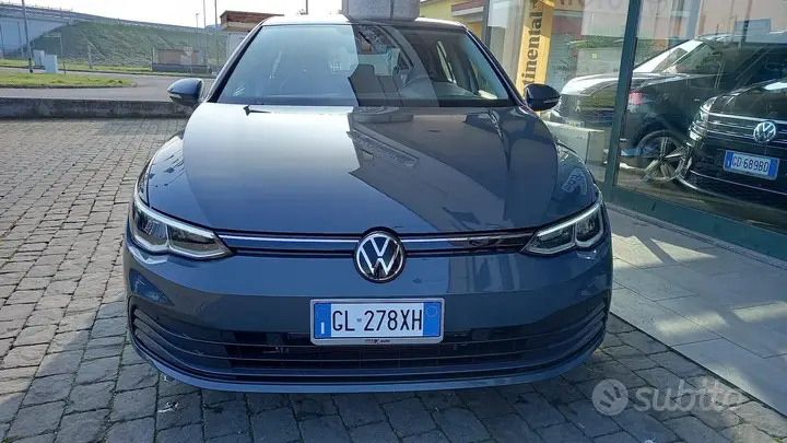 Volkswagen Golf 2022 photo 2