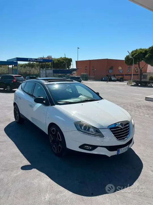 Lancia Delta 2013 photo 2