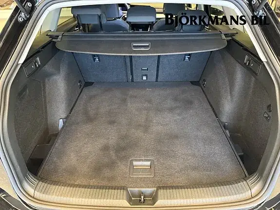 Volkswagen Golf I 2024 photo 5