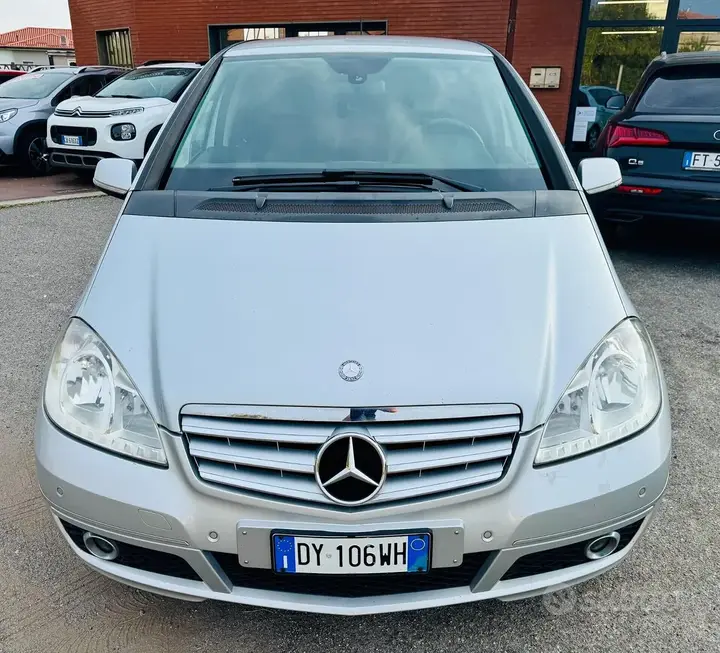 Mercedes-Benz A 180 2009 photo 3