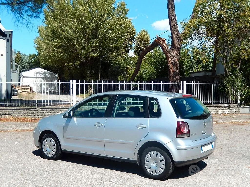 Volkswagen Polo 2008 photo 3