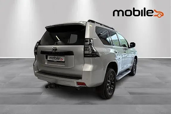 Toyota Land Cruiser 2023 photo 3