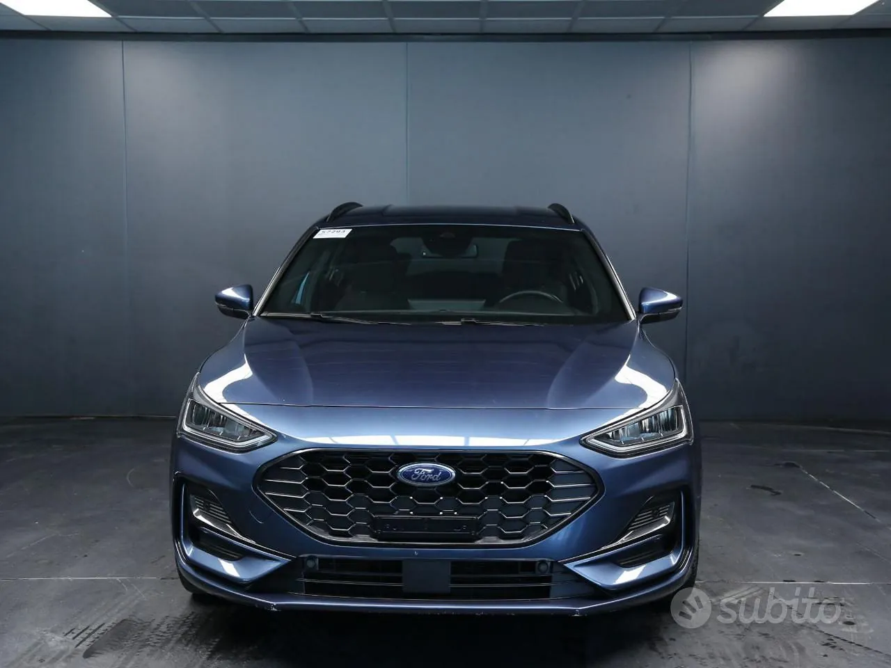 Ford Focus 2023 photo 2