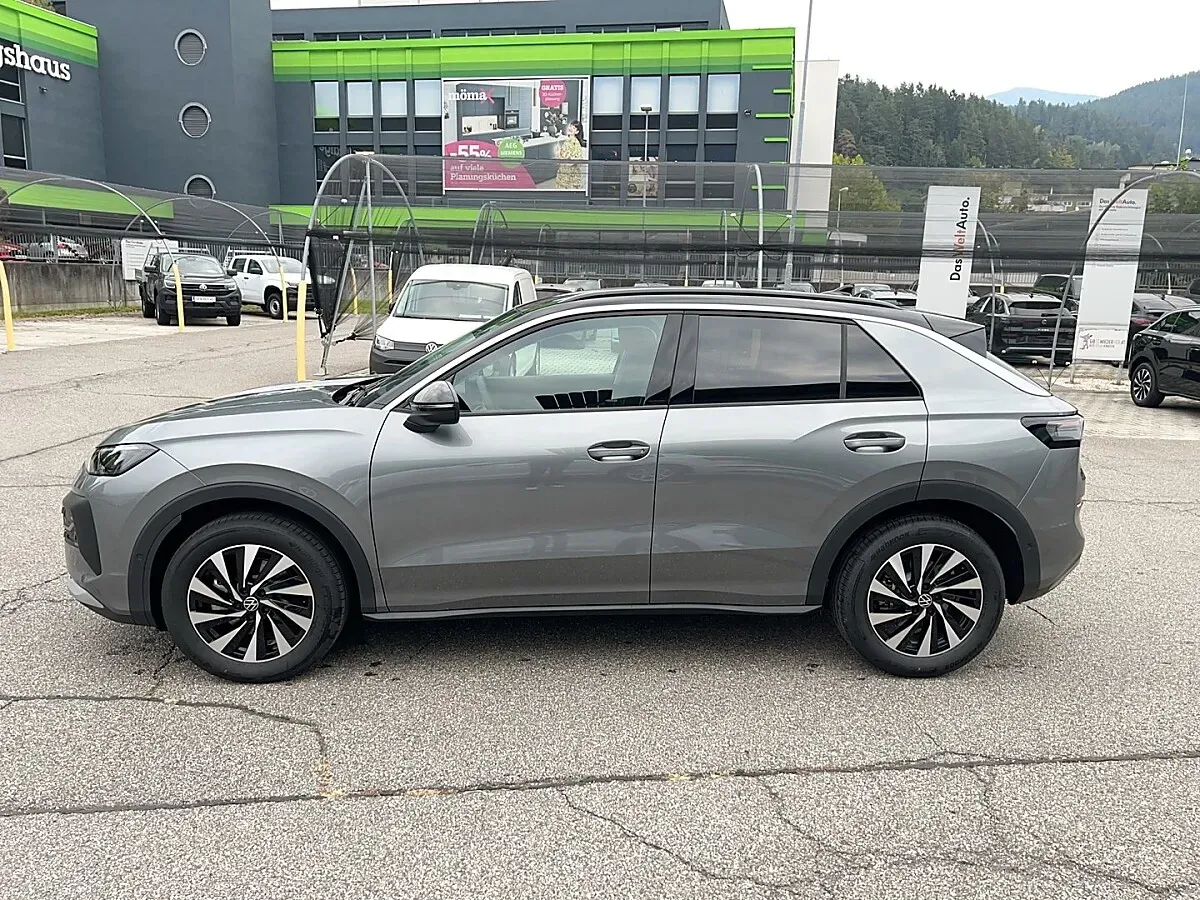 Volkswagen T-Roc Life 2026 photo 2