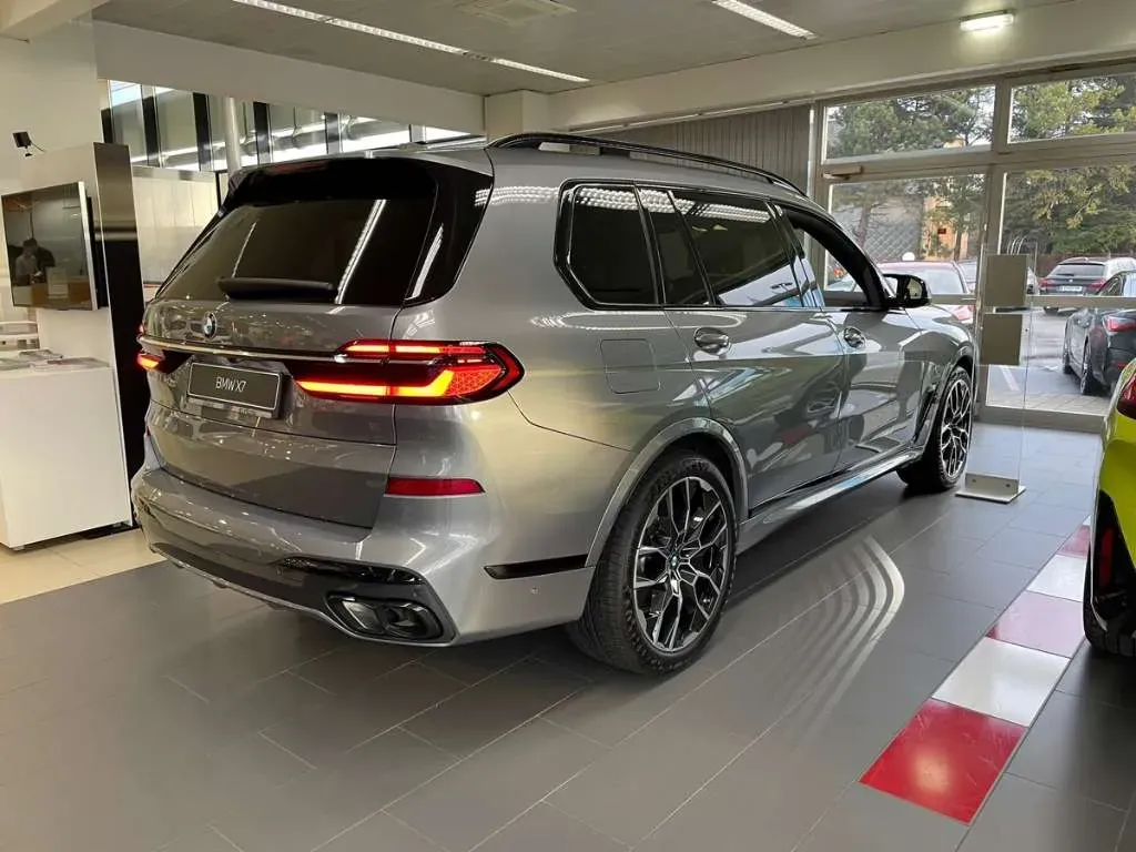 BMW X7 2022 photo 3