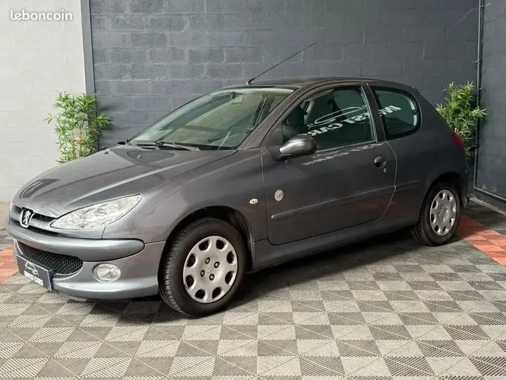 Peugeot 206 2008 photo 3