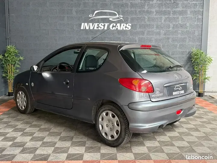 Peugeot 206 2008 photo 4