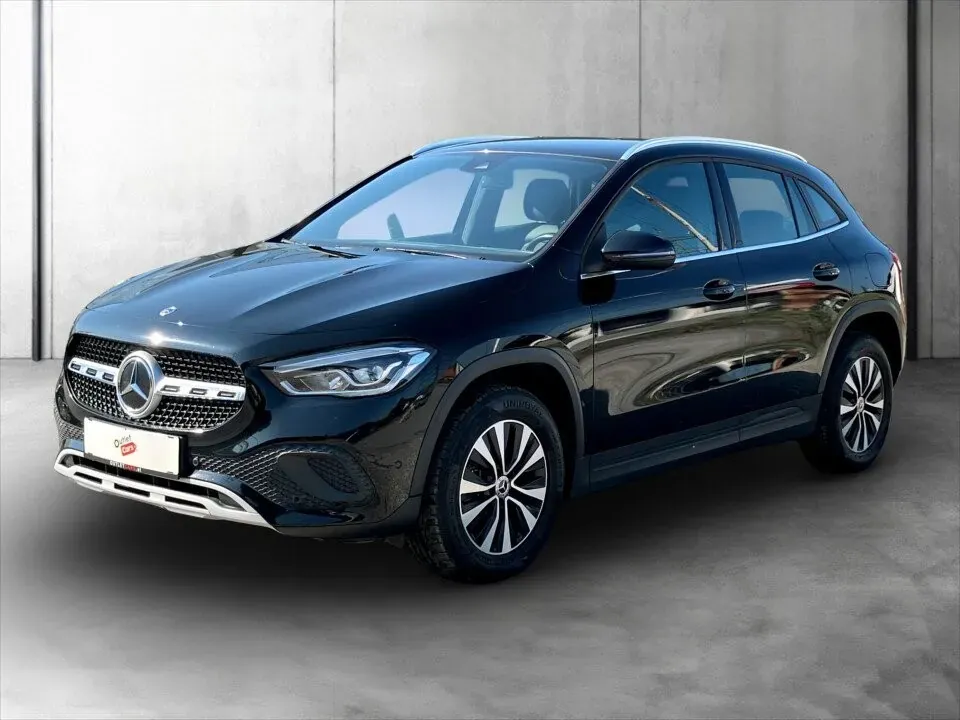 Mercedes-Benz Gla Class 2022 photo 2