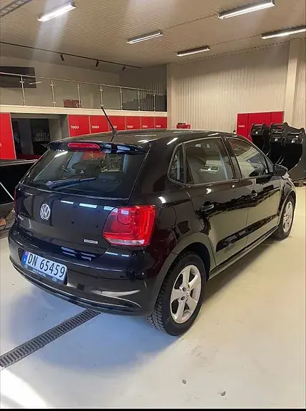 Volkswagen Polo 2011 photo 2