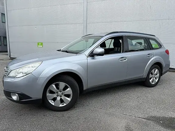 Subaru Outback 2012 photo 2