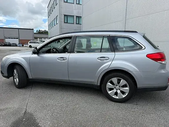 Subaru Outback 2012 photo 3