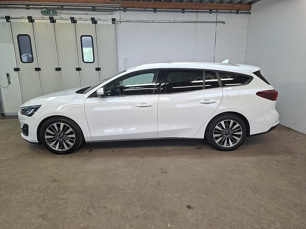 Ford Focus 2023 photo 2