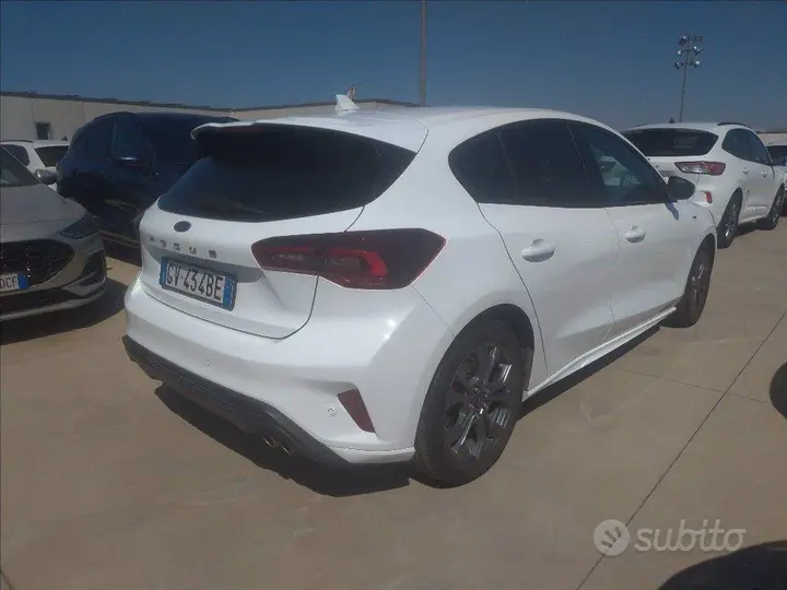 Ford Focus 2024 photo 3