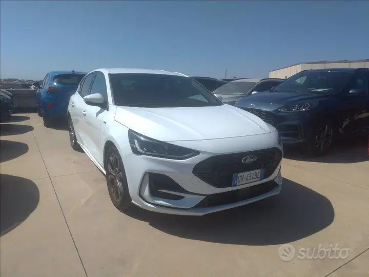 Ford Focus 2024 photo 2
