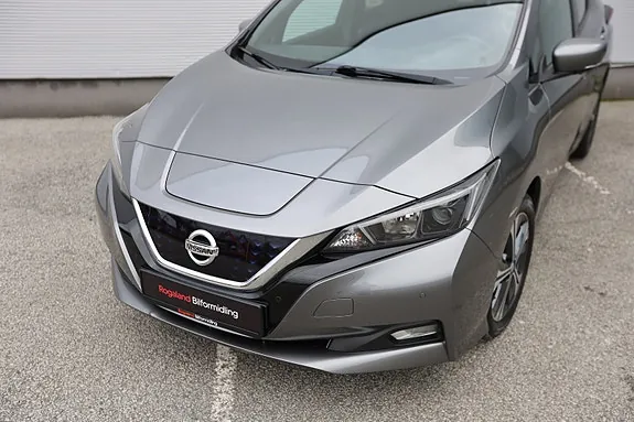 Nissan Leaf 2021 photo 2