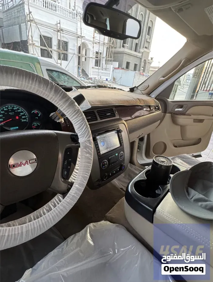 GMC Yukon 2011 photo 4