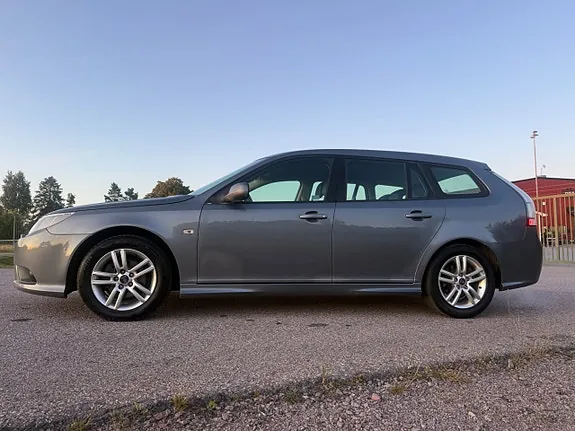 Saab 9-3 2010 photo 5