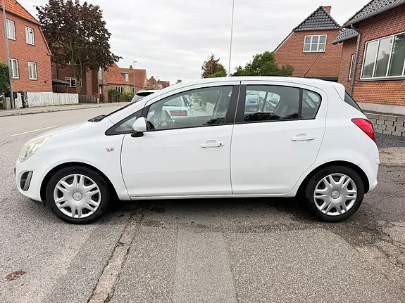 Opel Corsa 2011 photo 3