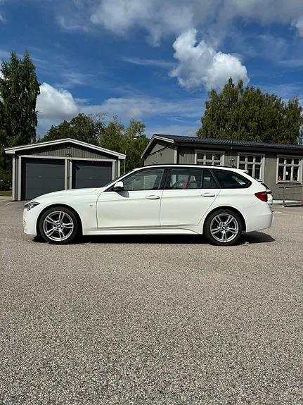 BMW 320I 2018 photo 2