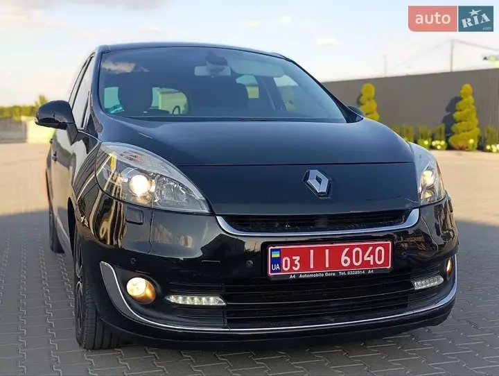 Renault Grand Scenic 2012 photo 3