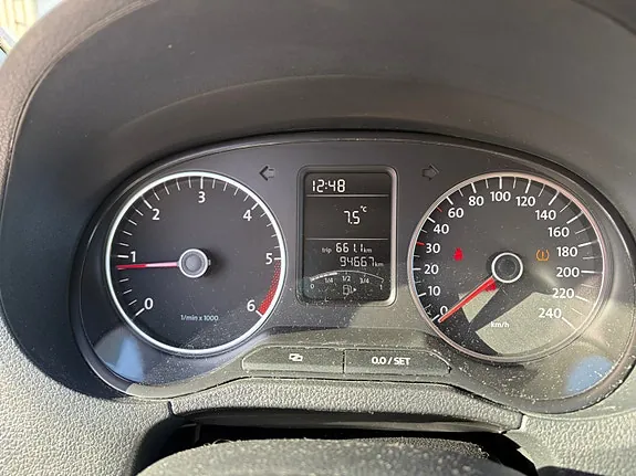 Volkswagen Polo 2011 photo 4