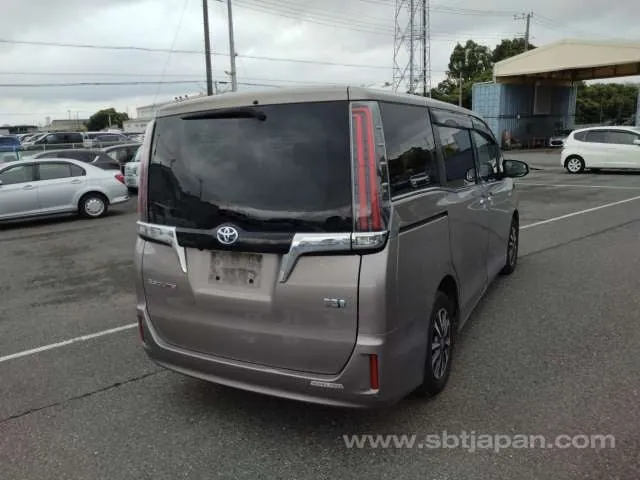 Toyota Esquire 2019 photo 4