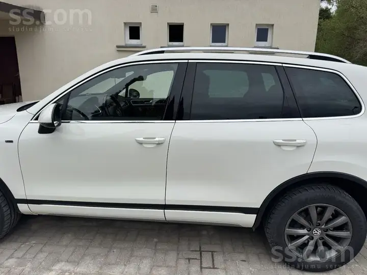 Volkswagen Touareg 2010 photo 2