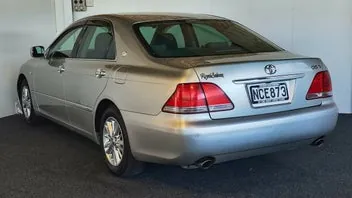 Toyota Crown 2004 photo 5