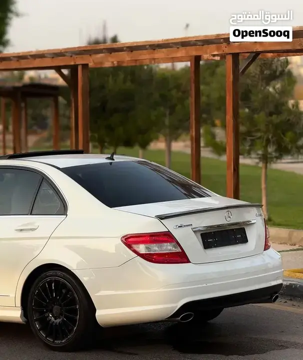 Mercedes-Benz C-Class 2010 photo 4