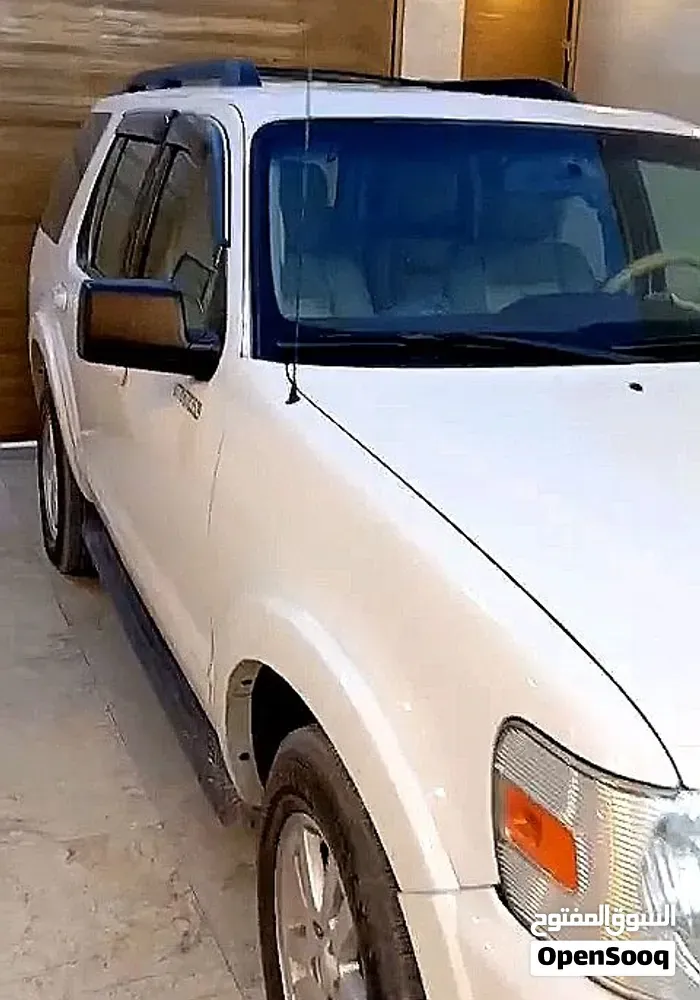 Ford Explorer 2010 photo 2