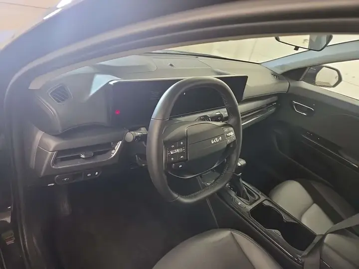 Kia K4 2025 photo 2