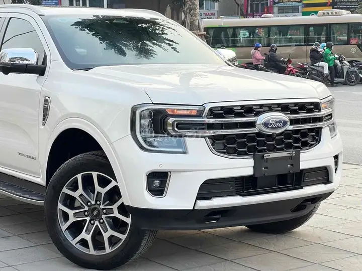 Ford Everest 2023 photo 3