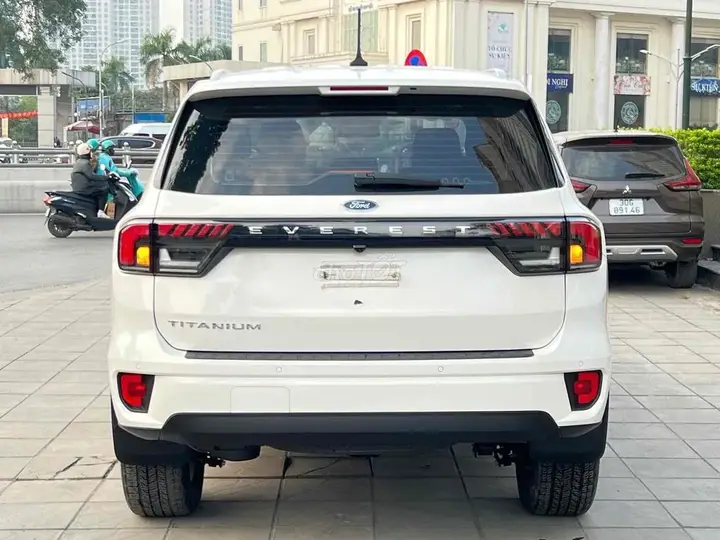Ford Everest 2023 photo 2