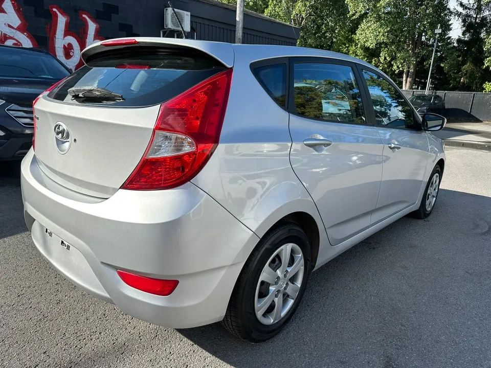 Hyundai Accent 2015 photo 2