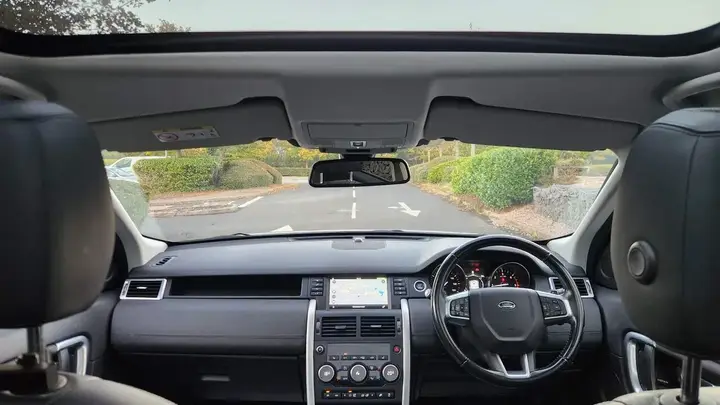 Land Rover Discovery Sport 2016 photo 3