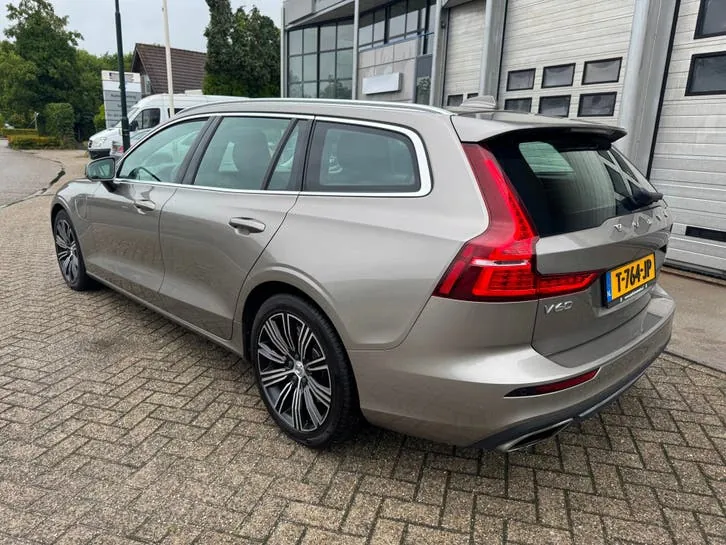Volvo V60 2020 photo 3