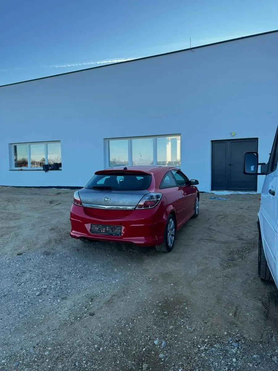 Opel Astra 2009 photo 2