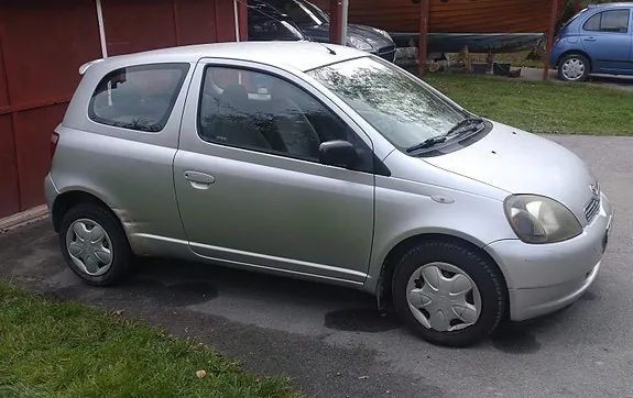 Toyota Yaris 1999 photo 3