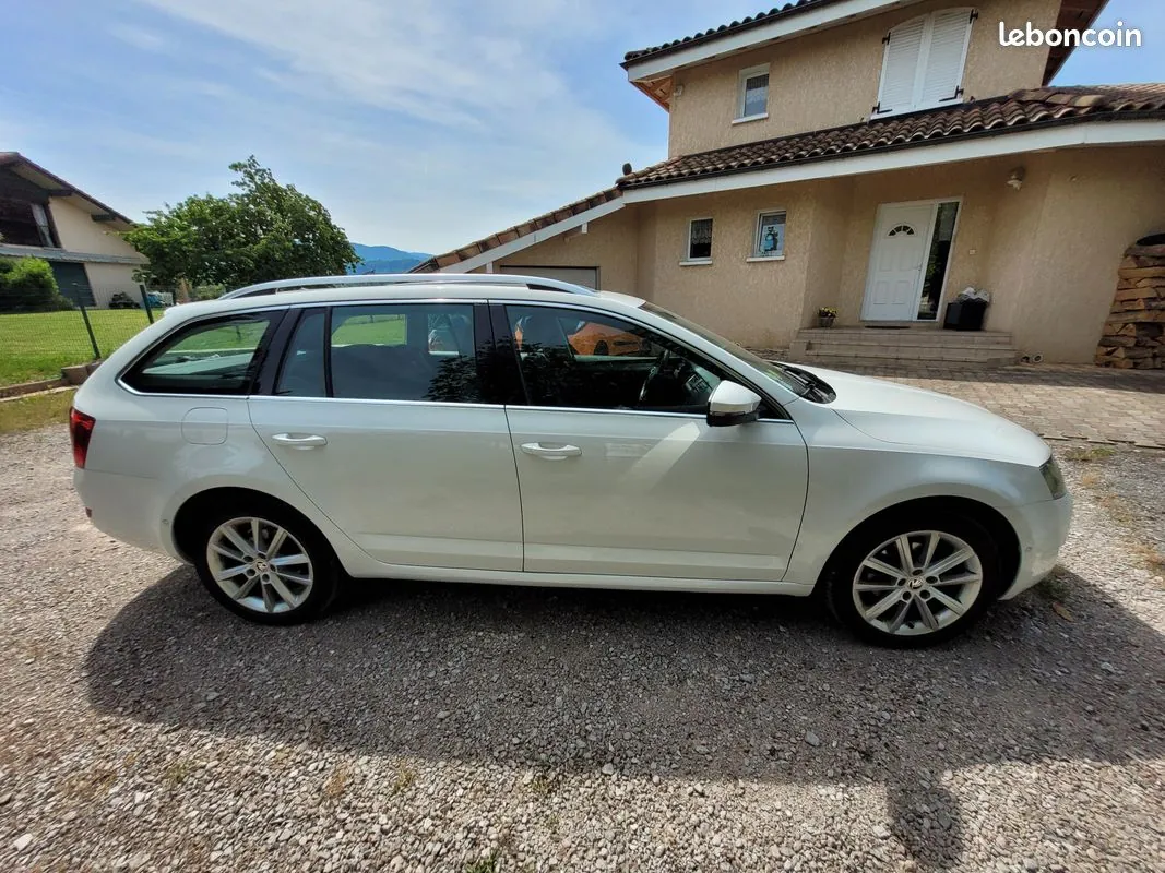 Skoda Octavia 2014 photo 2