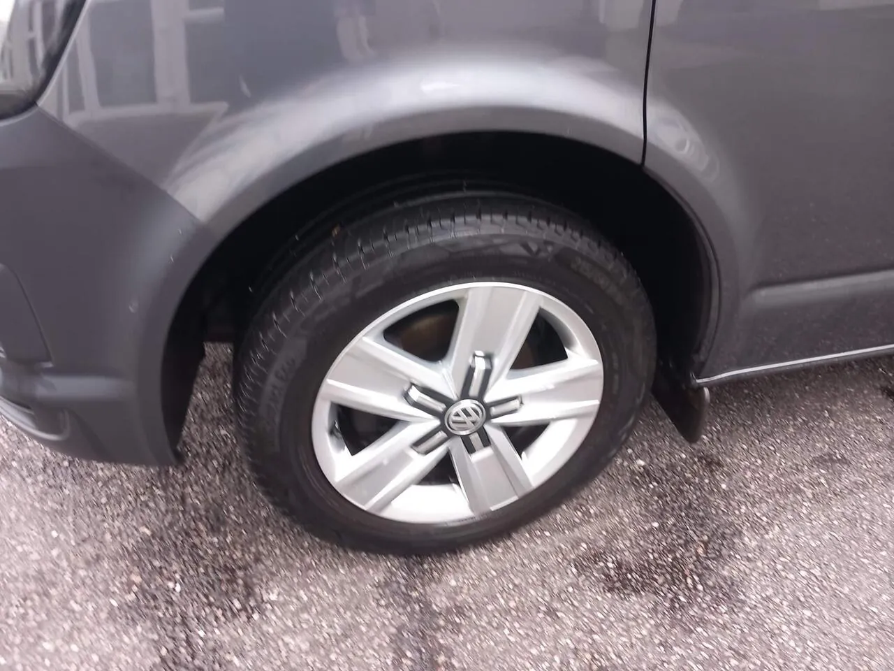 Volkswagen Transporter 2018 photo 3