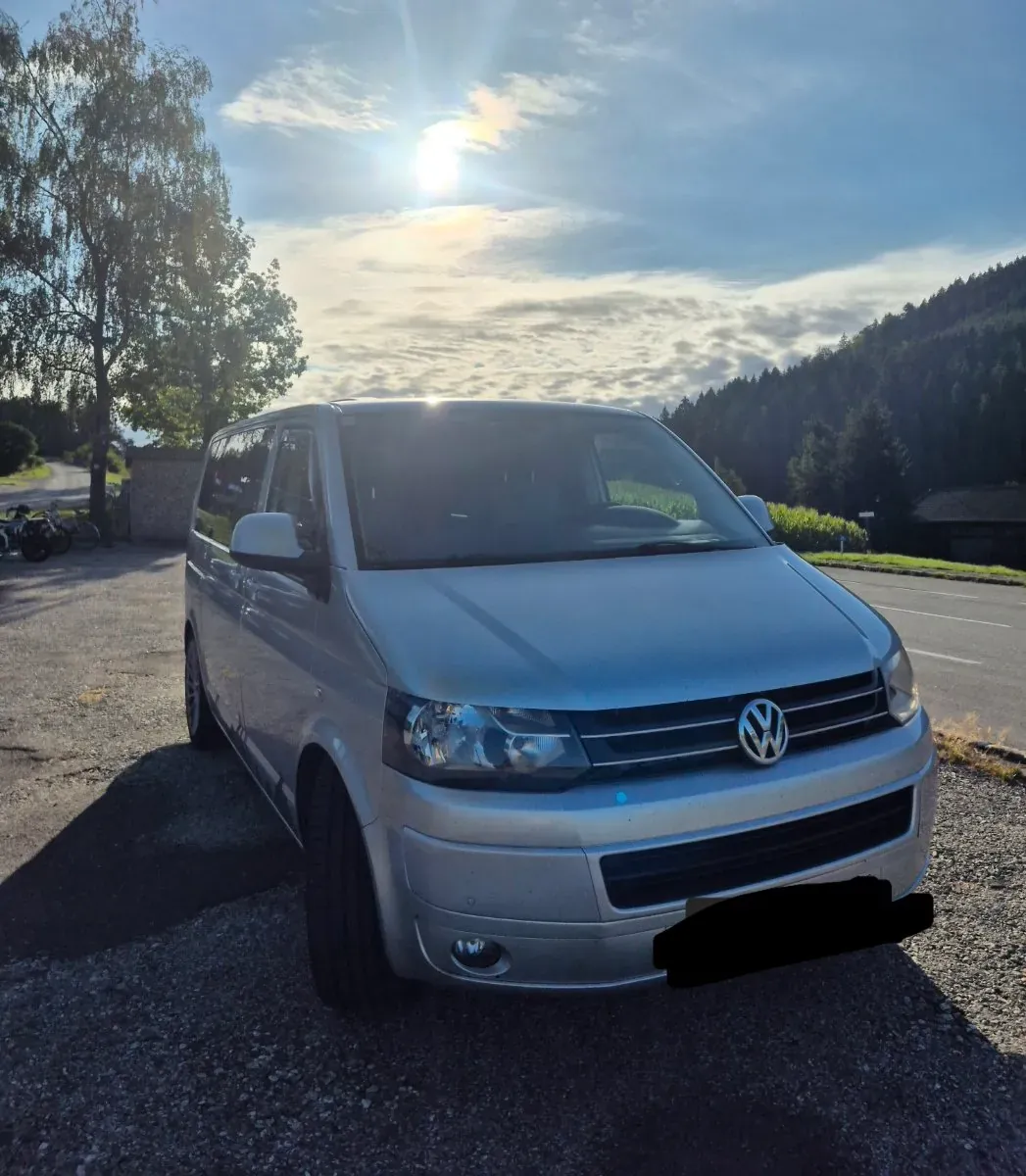 Volkswagen T5 2009 photo 2