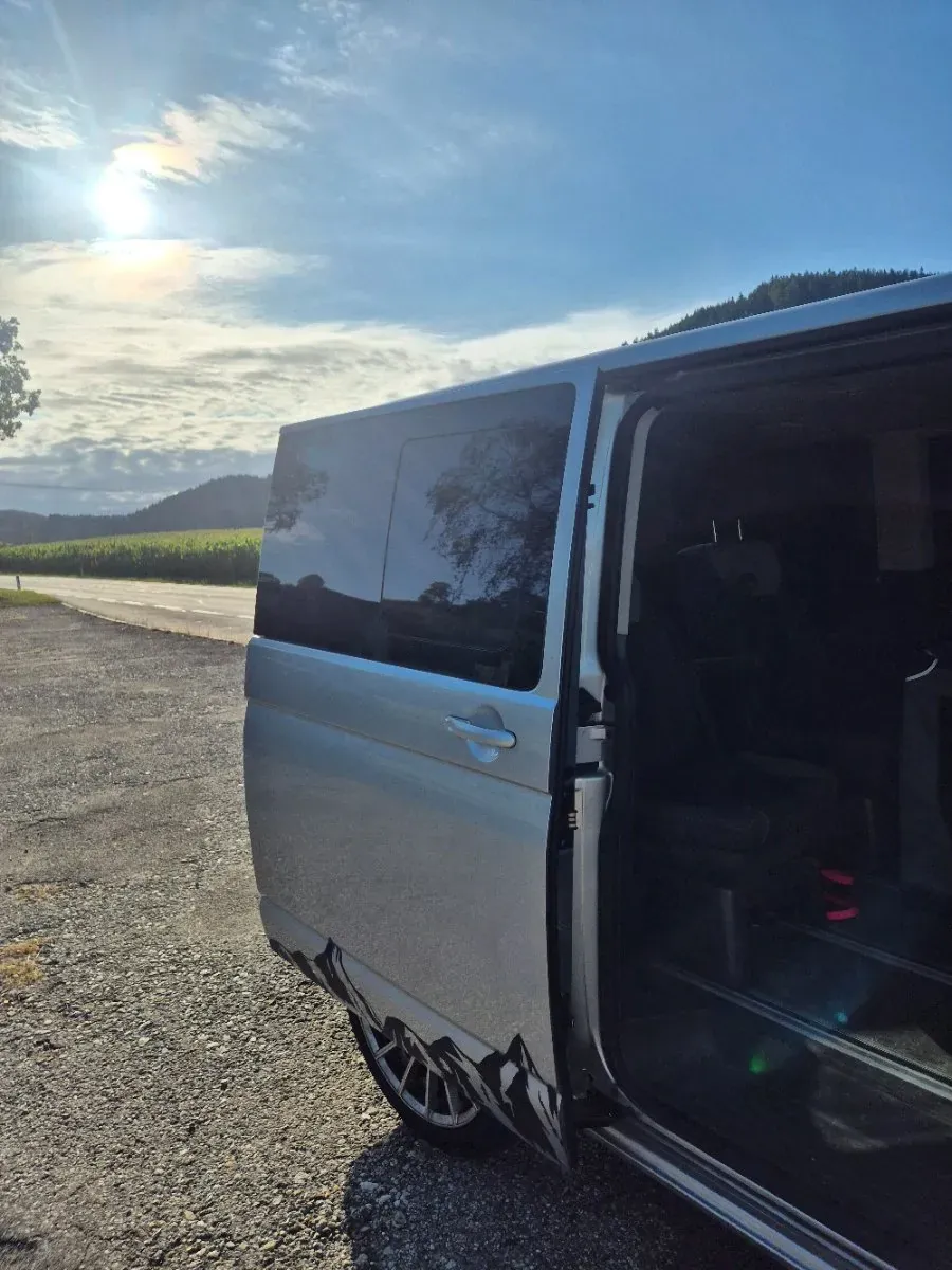 Volkswagen T5 2009 photo 3