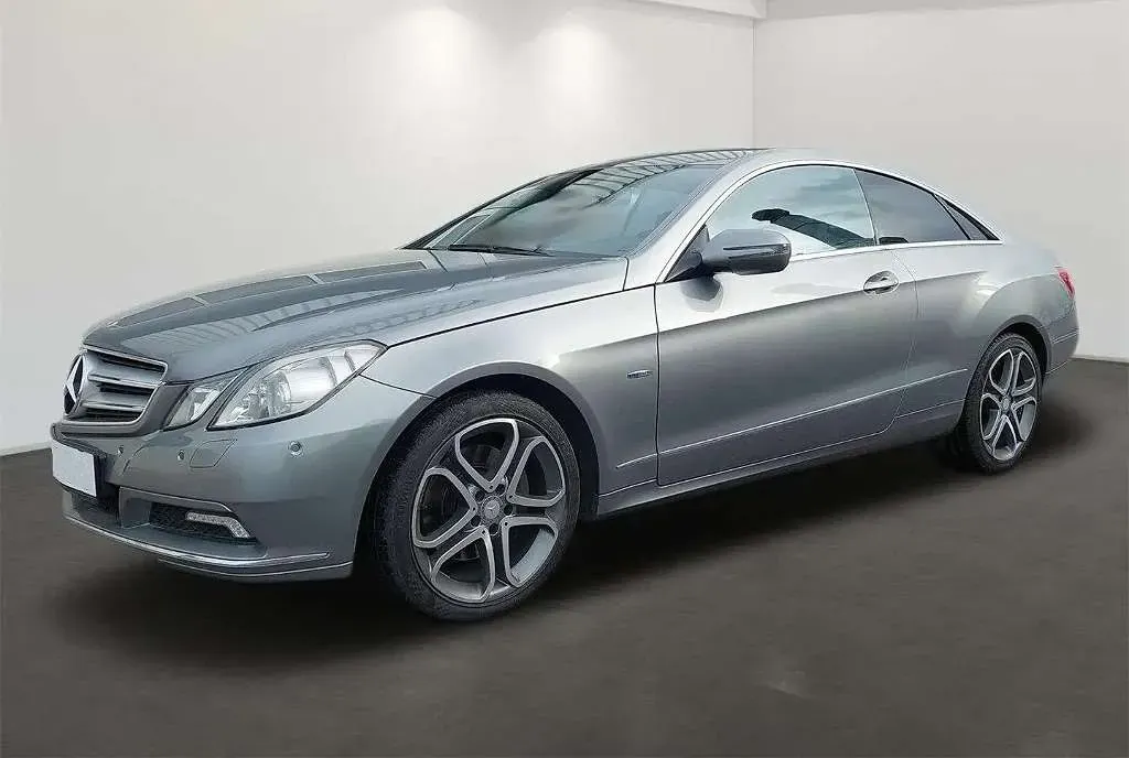 Mercedes-Benz E-Class 2009 photo 3