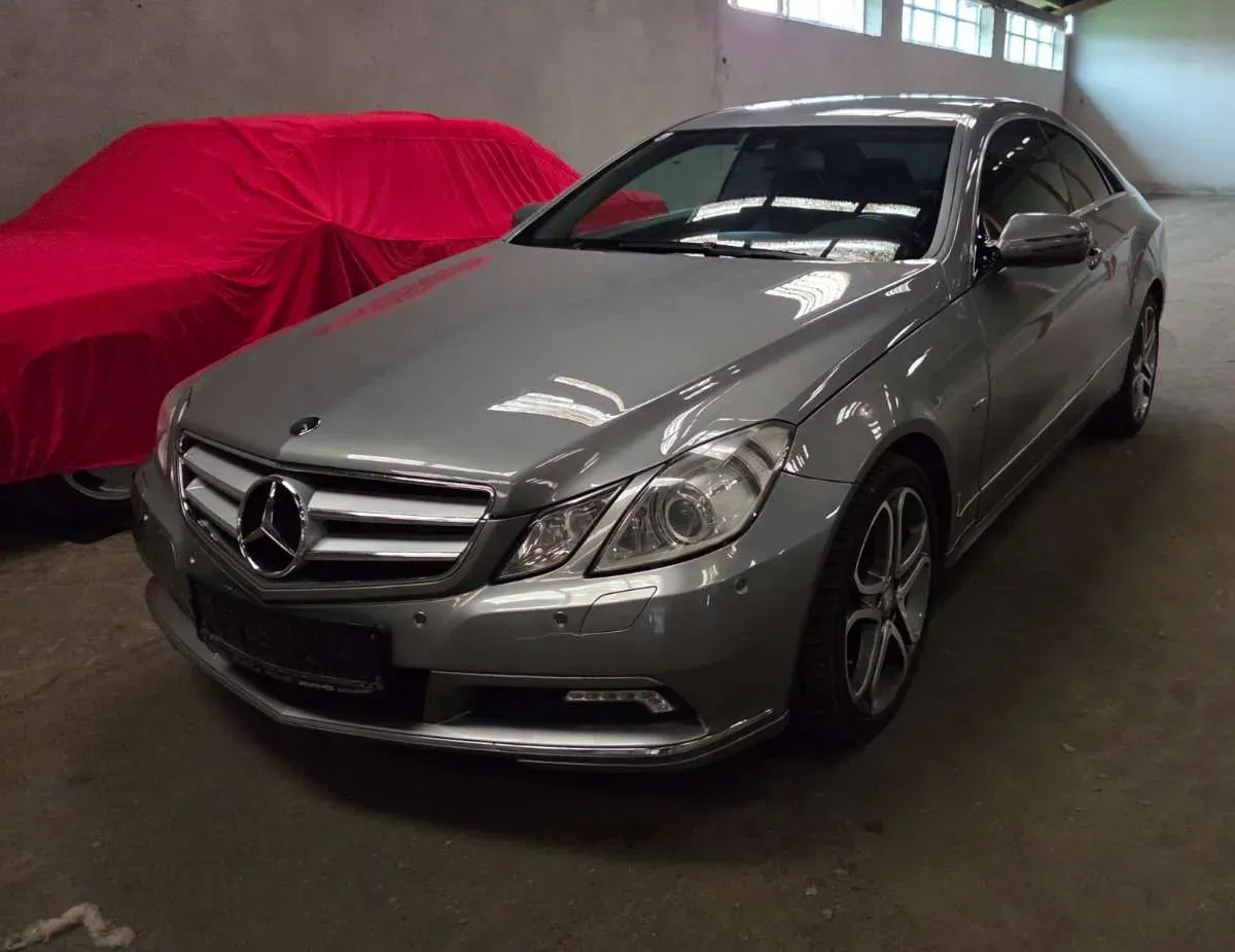 Mercedes-Benz E-Class 2009 photo 2